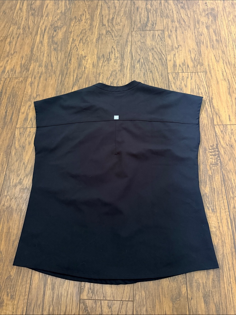 Fabletics Scrub Top - Picture 3 of 5